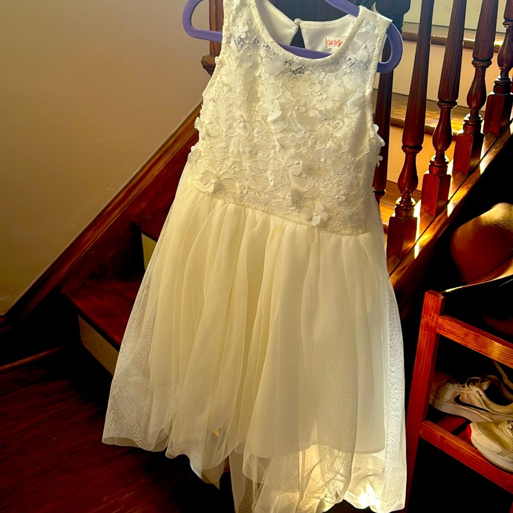 Girls white dress. Size 6/6X